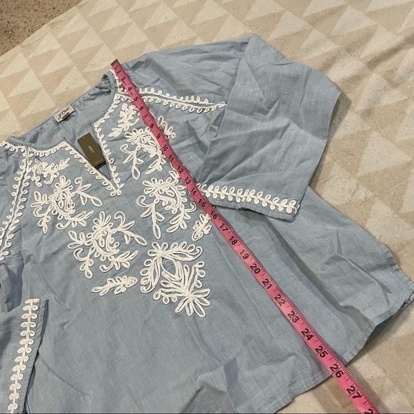J crew chambray vneck top with embroidery - Picture 4 of 7